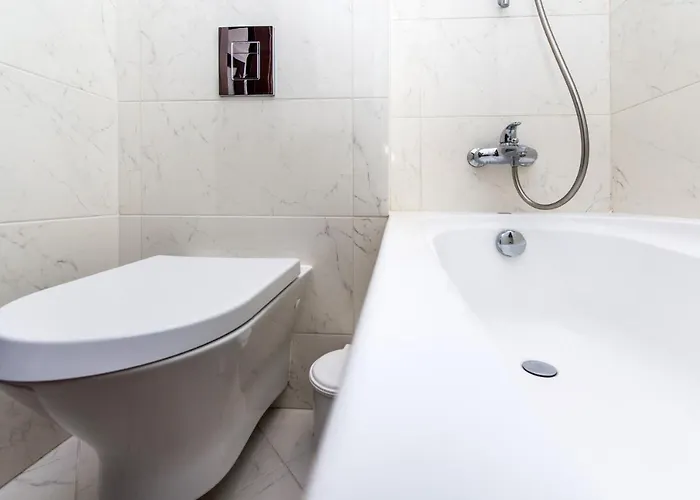 Avis - Blue 14 Сопот